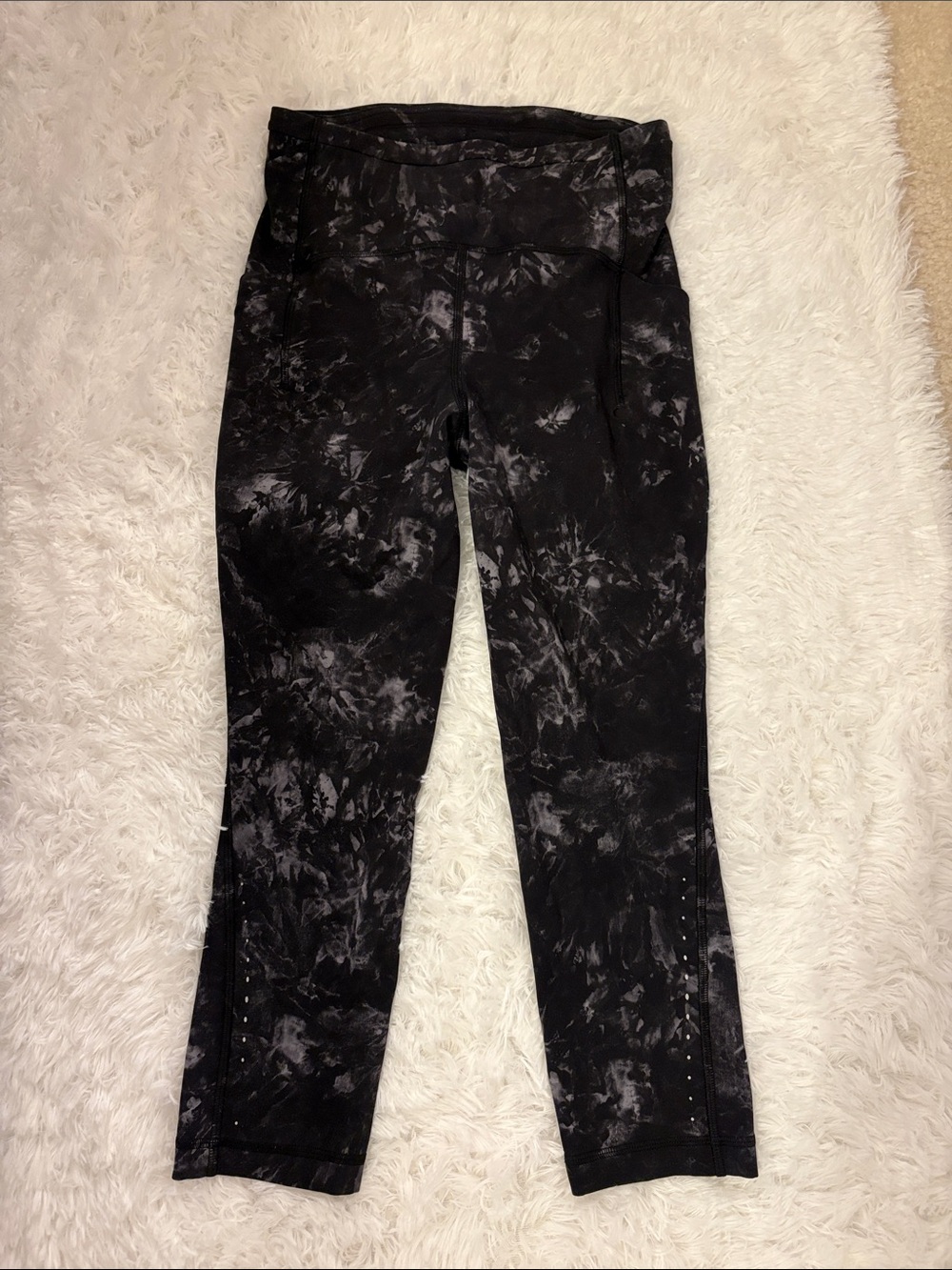 Lululemon Athletica Black & Gray Marble Capri Leggings